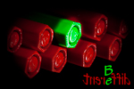 Meine Experimente zu "Painting with light": Mehrere rote und (ein) grüner Stift mit Schrift "Be different"